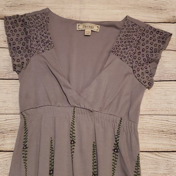 Adorable Decree Short Sleeve Dress - Picture 3 of 7